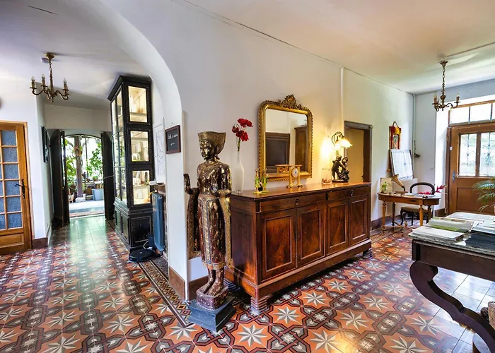 Domaine La Belle Histoire - Cote Parc בית הארחה